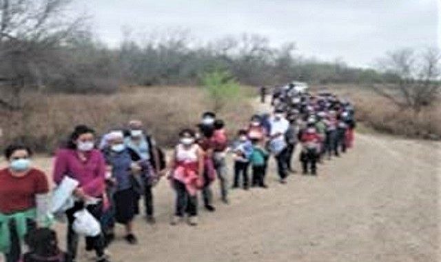 Two Large Migrant Groups Arrested After Crossing Border into Texas